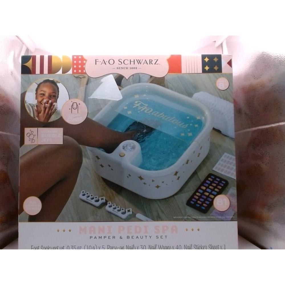 FAO Schwarz - Pampered Manicure and Pedicure Spa Beauty Set, BRAND NEW IN BOX